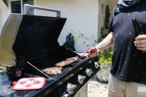 How to clean gas grill grates