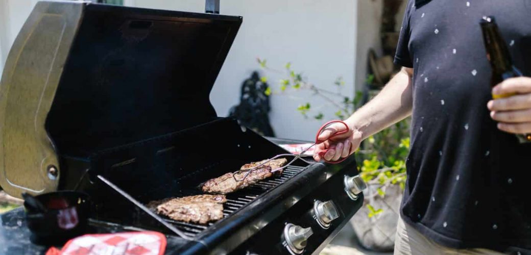 How to clean gas grill grates